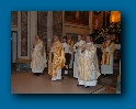 Mons. Gianni Ambrosio saluta i fedeli